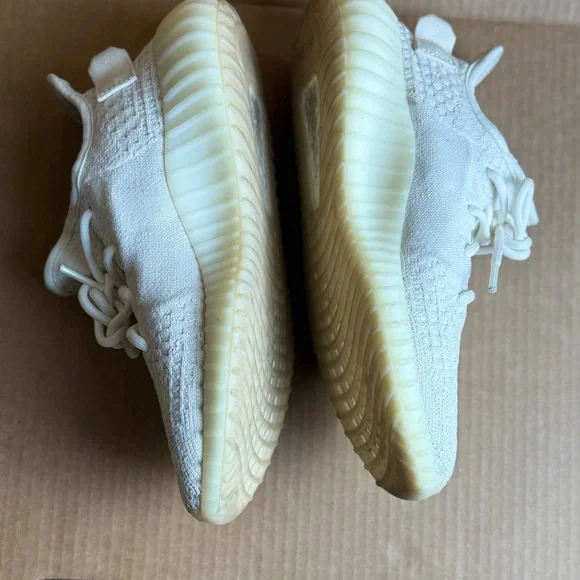 Yeezy 350 v2 Boost hq3116 bone original slide on shoe display picture 1